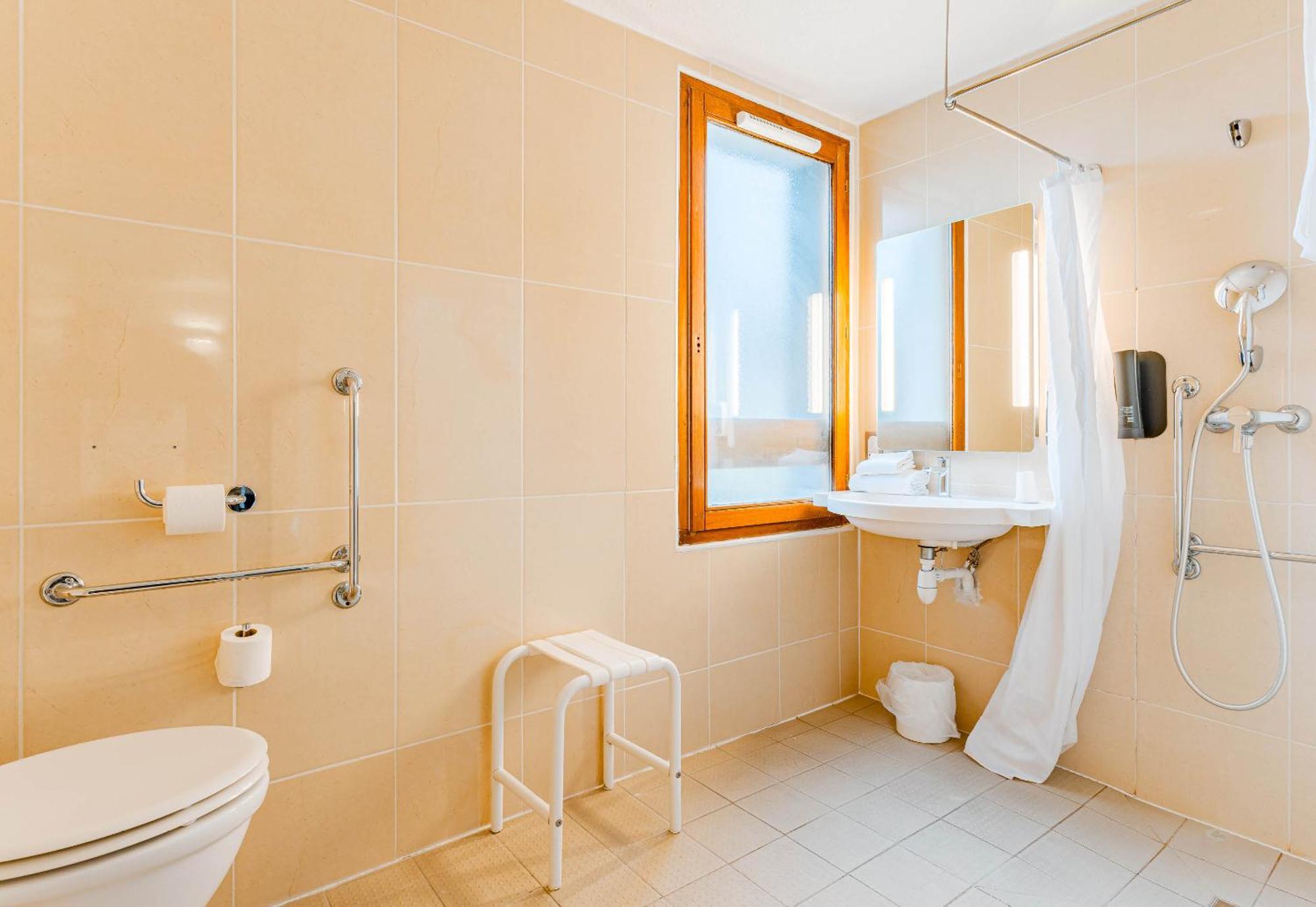 B&B Hotel Poitiers 3 Futuroscope 샤세노일 뒤 푸아투 외부 사진