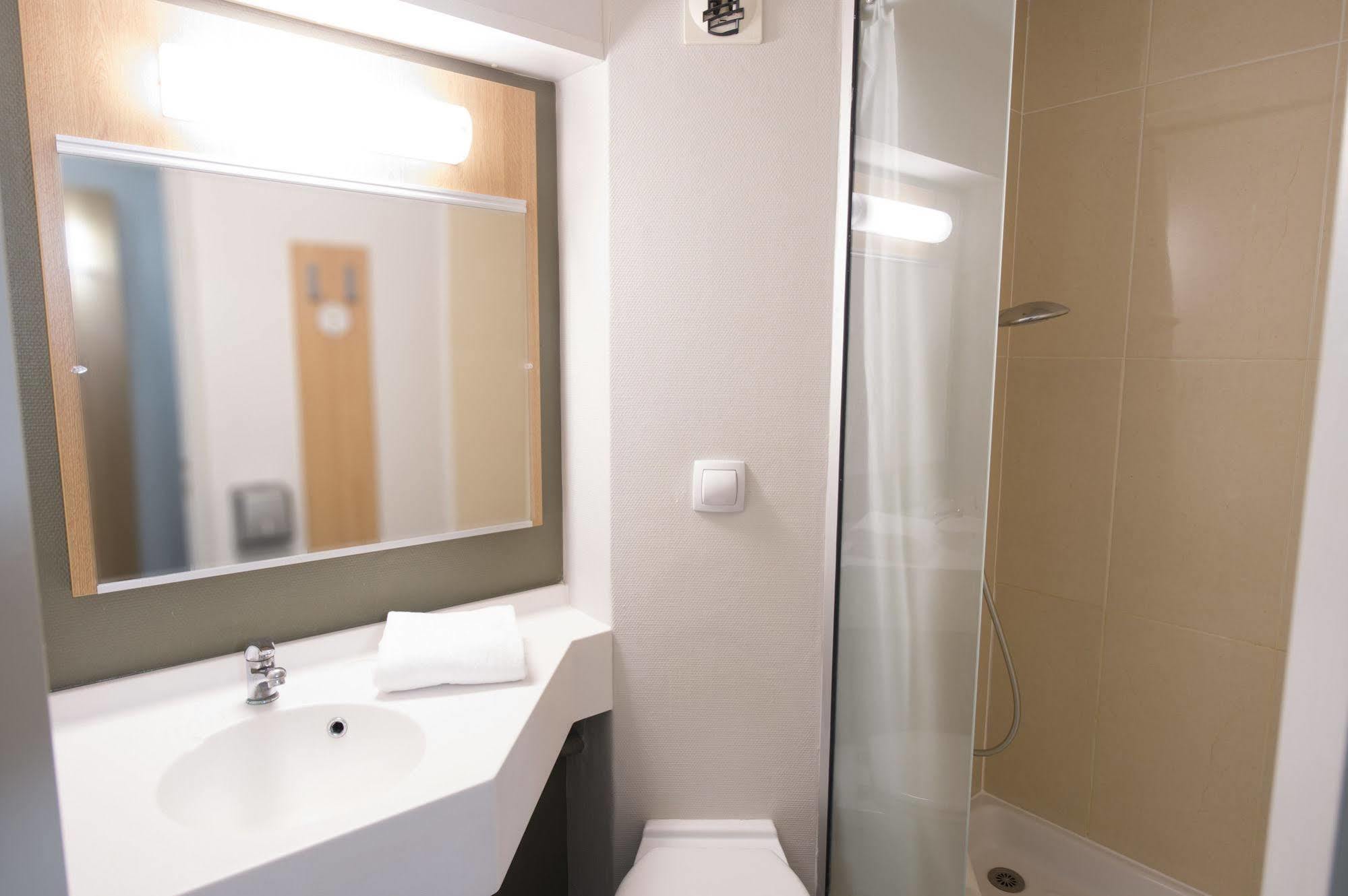 B&B Hotel Poitiers 3 Futuroscope 샤세노일 뒤 푸아투 외부 사진